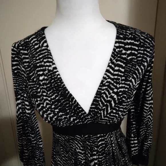 Maggy London Petites Long Sleeve Midi Dress - Picture 2 of 7